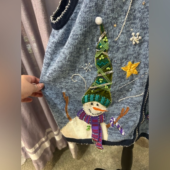 Vintage White Stag Holiday Vest - Picture 3 of 7